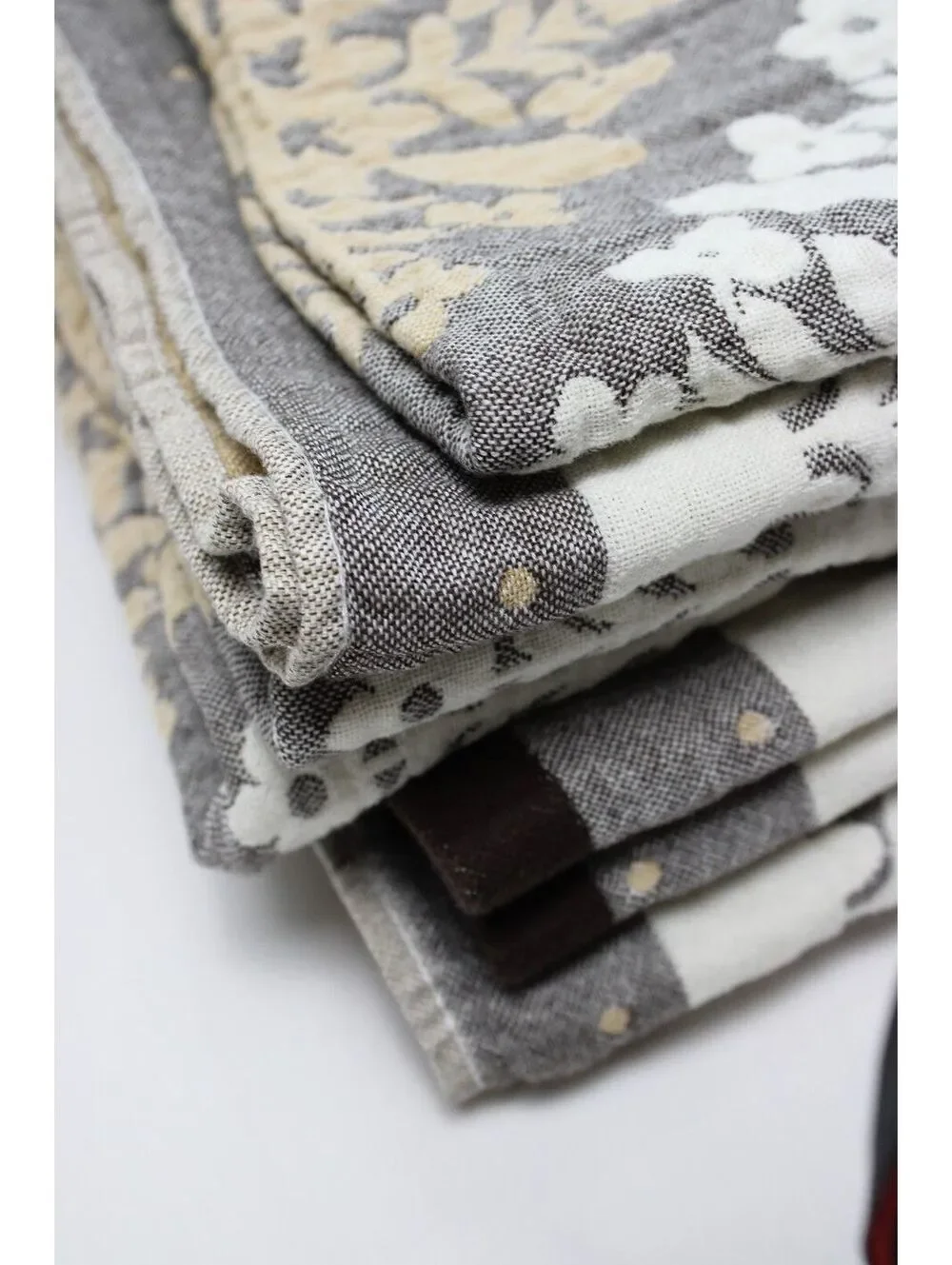 4-Pack Cotton Gauze Bath Towels Floral Print Lightweight Soft Muslin Breathable